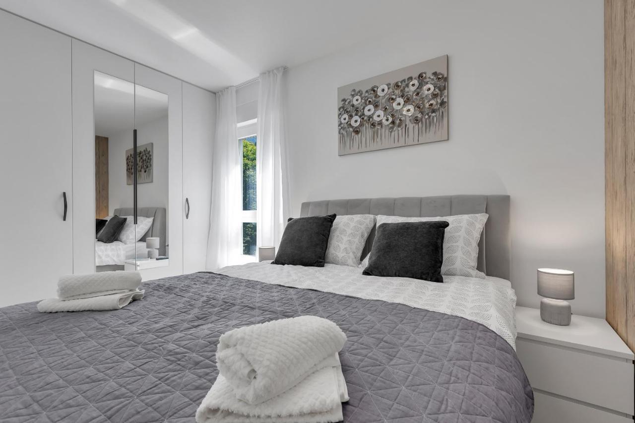 Apartment M&L Makarska Bagian luar foto