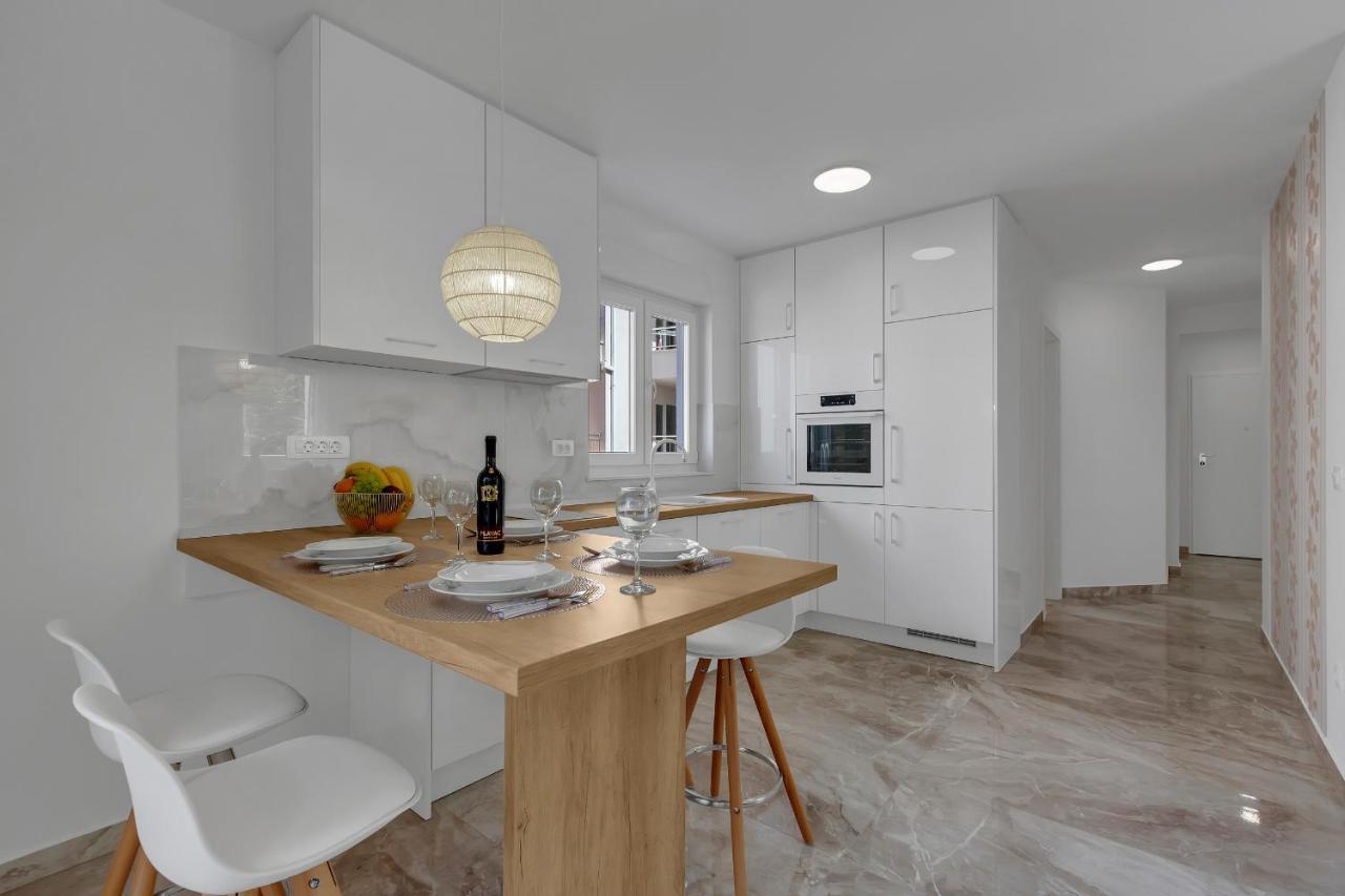 Apartment M&L Makarska Bagian luar foto